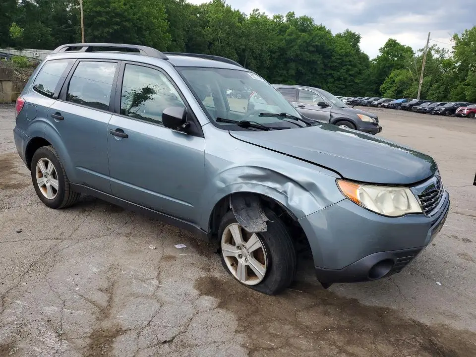 2010 SUBARU FORESTER XS  