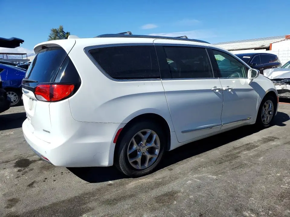 2018 CHRYSLER PACIFICA LIMITED  