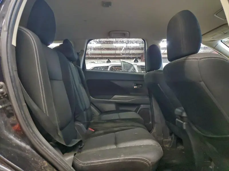 2018 MITSUBISHI OUTLANDER ES  