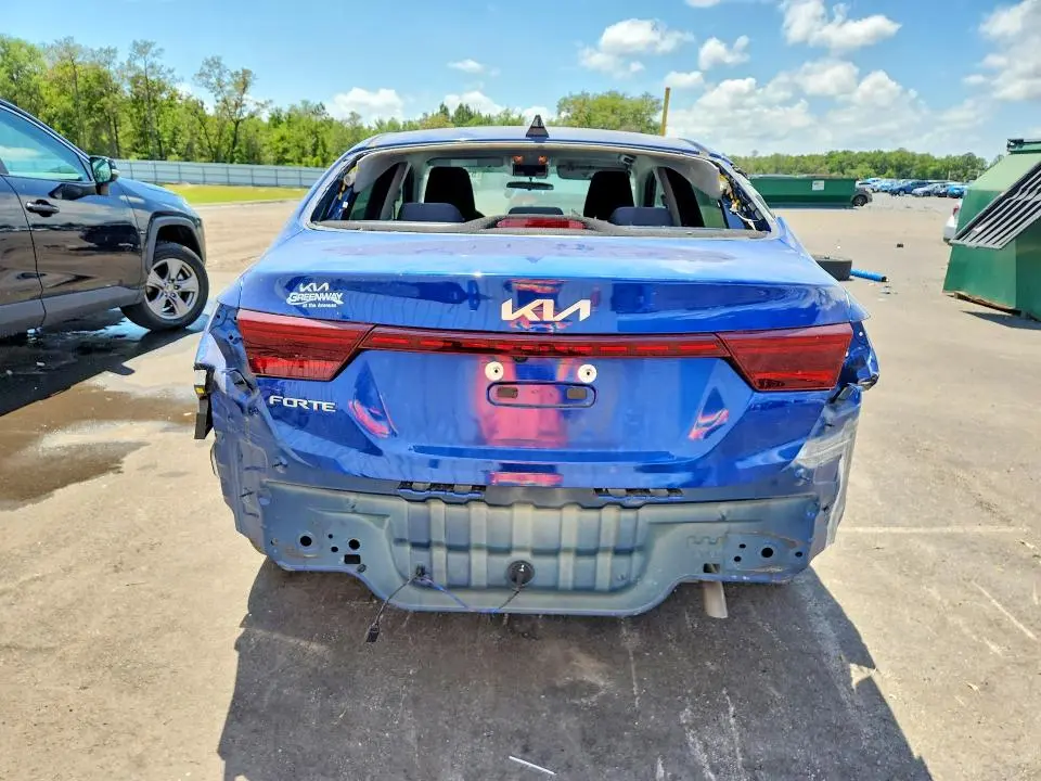 2024 KIA FORTE LXS  