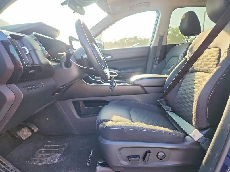 2022 NISSAN PATHFINDER SV  