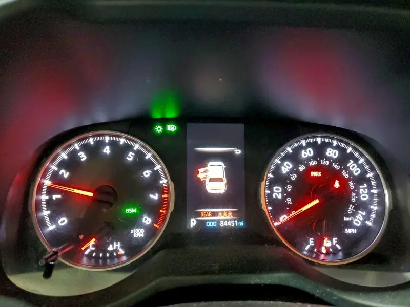 2021 TOYOTA RAV4 XLE  