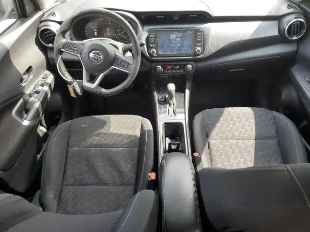 2021 NISSAN KICKS SV  