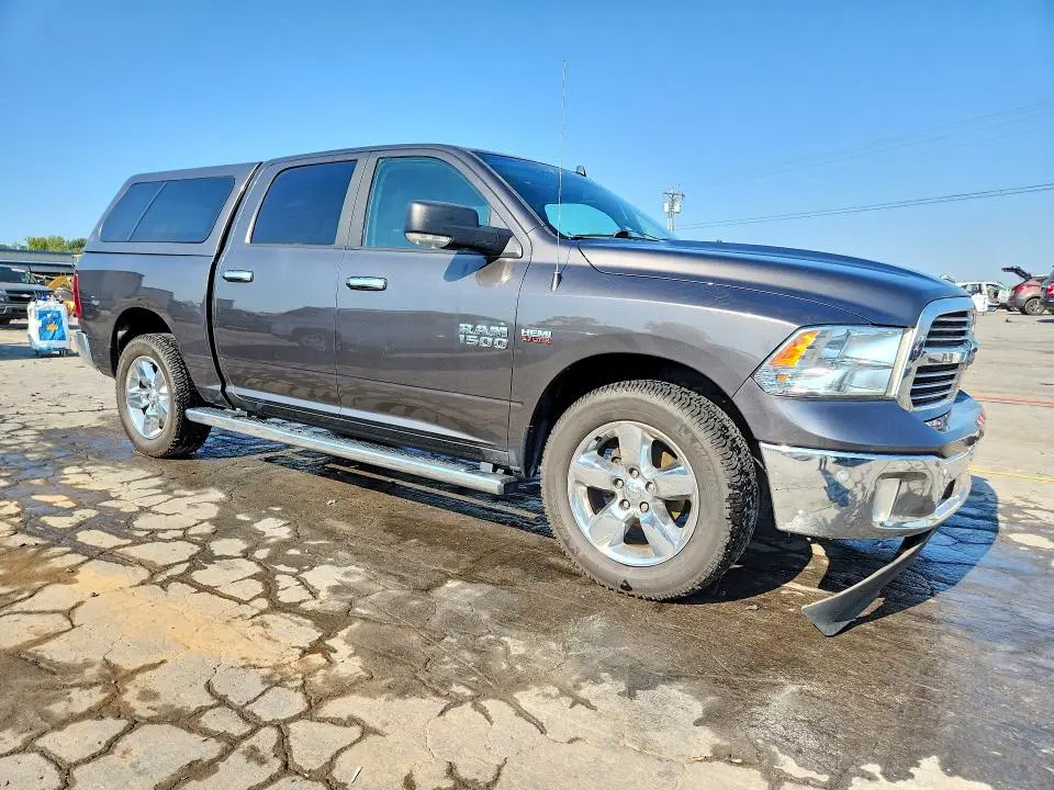 2017 RAM 1500 SLT  