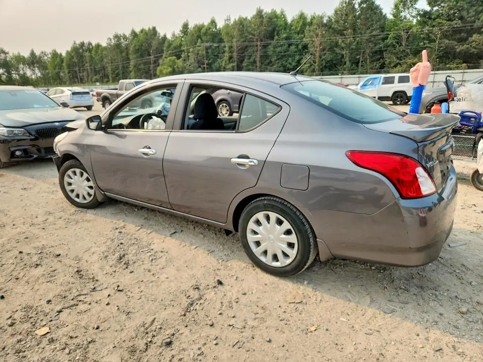 2019 NISSAN VERSA SV  