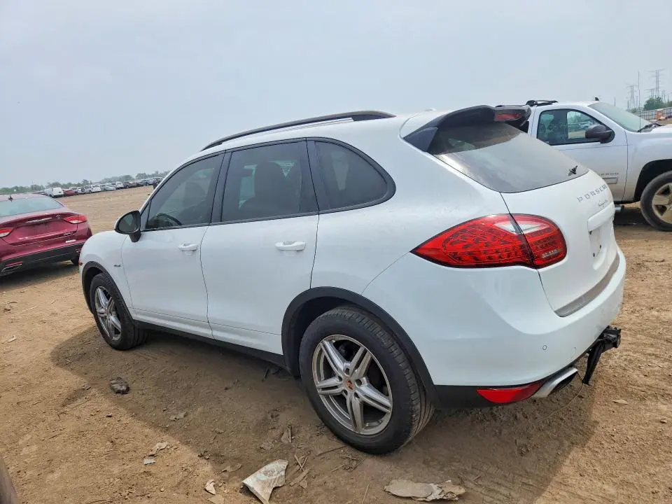 2014 PORSCHE CAYENNE   