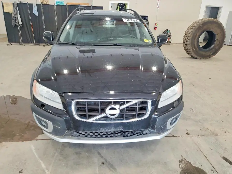 2011 VOLVO XC70 3.2  