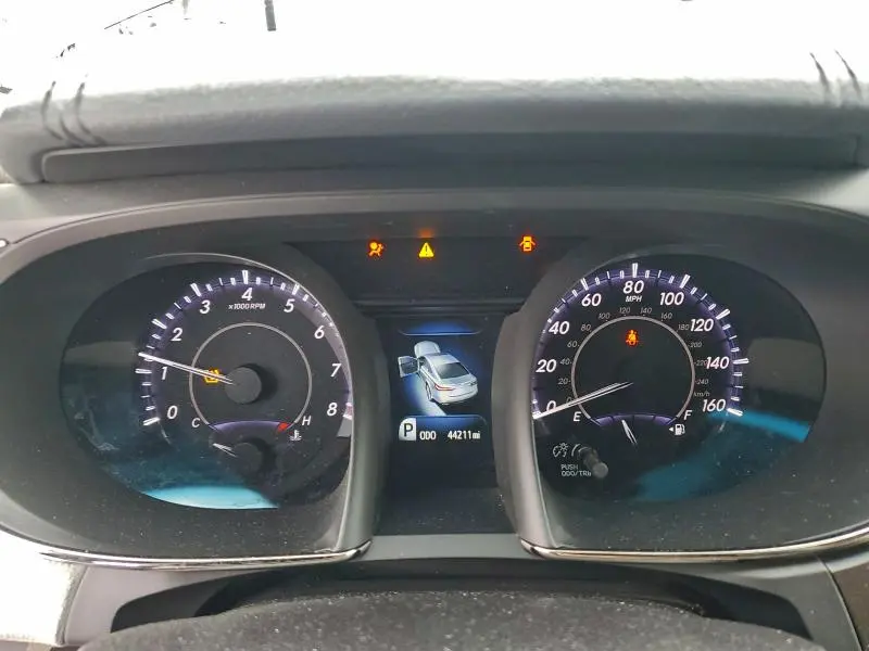 2016 TOYOTA AVALON XLE  