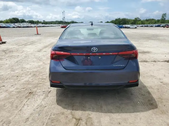 2019 TOYOTA AVALON XLE  