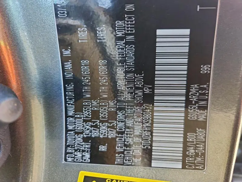 2019 TOYOTA HIGHLANDER SE  