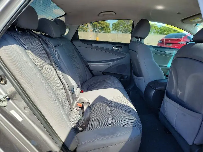 2011 HYUNDAI SONATA GLS  