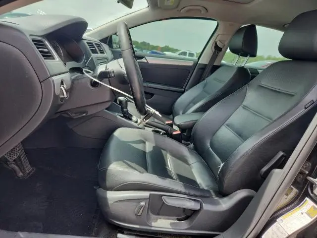 2013 VOLKSWAGEN JETTA SE  