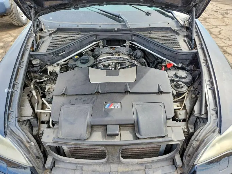 2013 BMW X6 M  