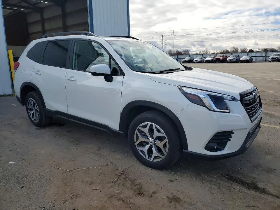 2024 SUBARU FORESTER PREMIUM  