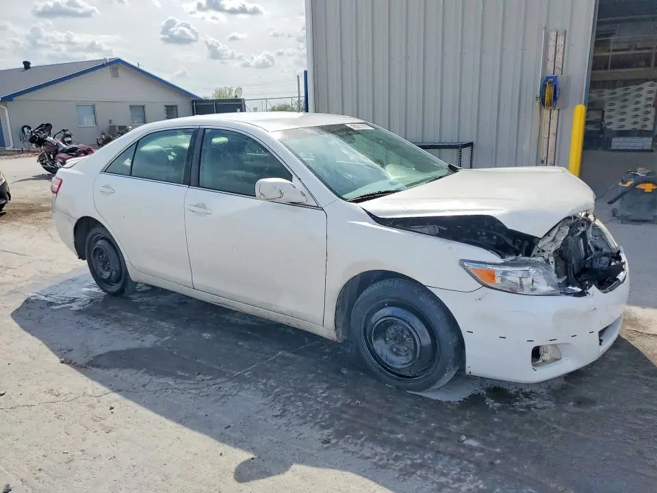2011 TOYOTA CAMRY LE  