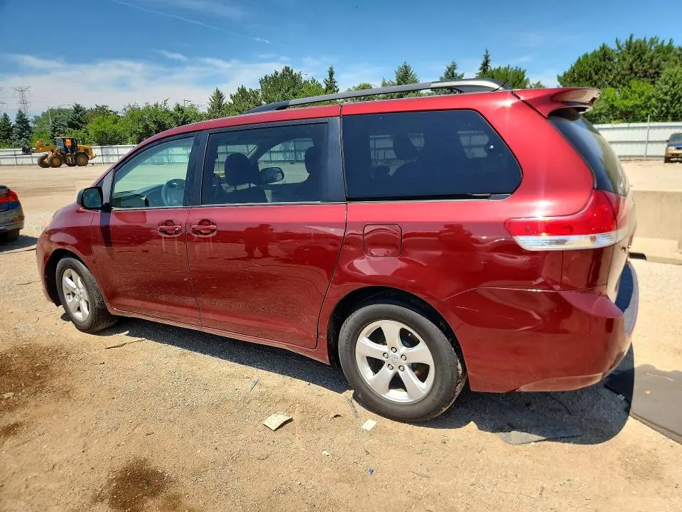 2011 TOYOTA SIENNA LE  