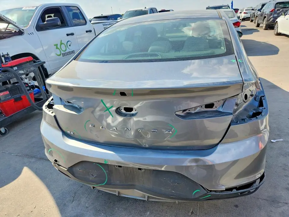 2019 HYUNDAI ELANTRA SE  