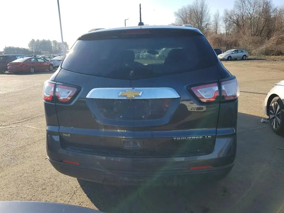 2016 CHEVROLET TRAVERSE LS  