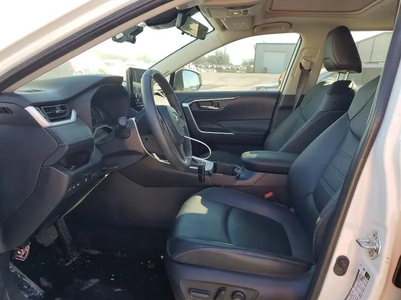 2024 TOYOTA RAV 4   