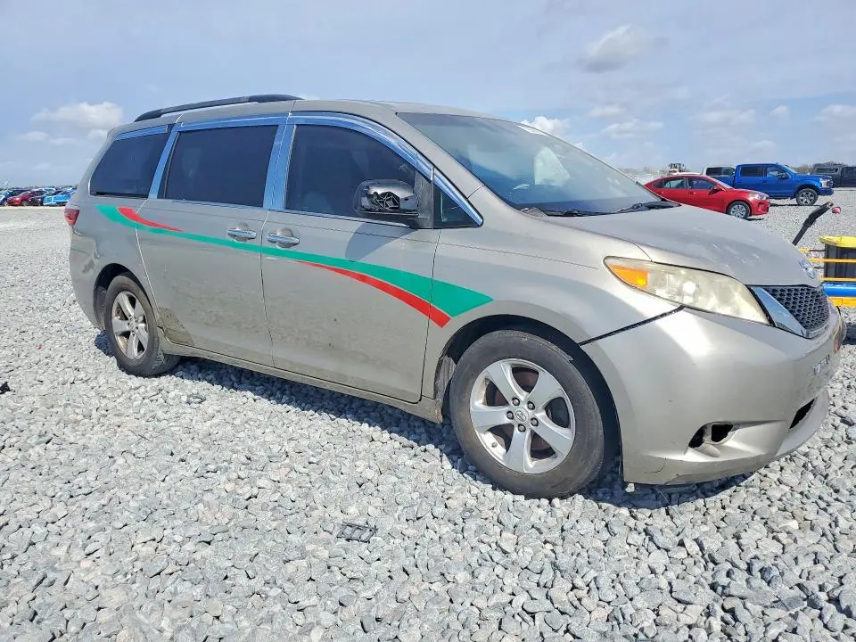 2015 TOYOTA SIENNA XLE 8-PASSENGER  