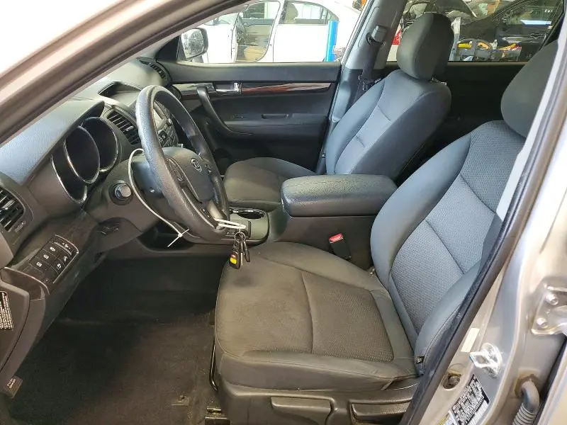 2013 KIA SORENTO LX  