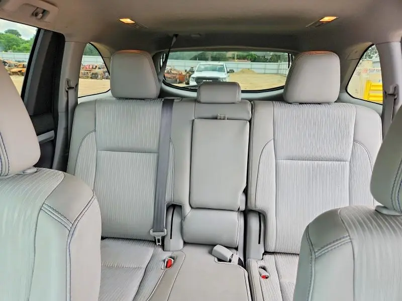 2017 TOYOTA HIGHLANDER LE PLUS  