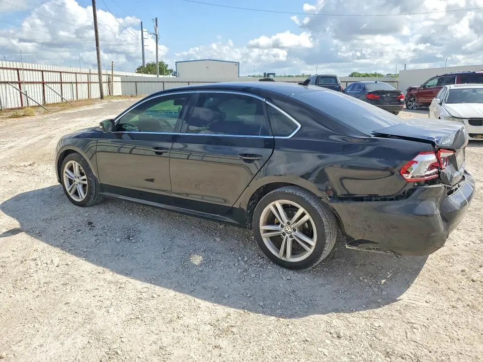 2015 VOLKSWAGEN PASSAT SE  