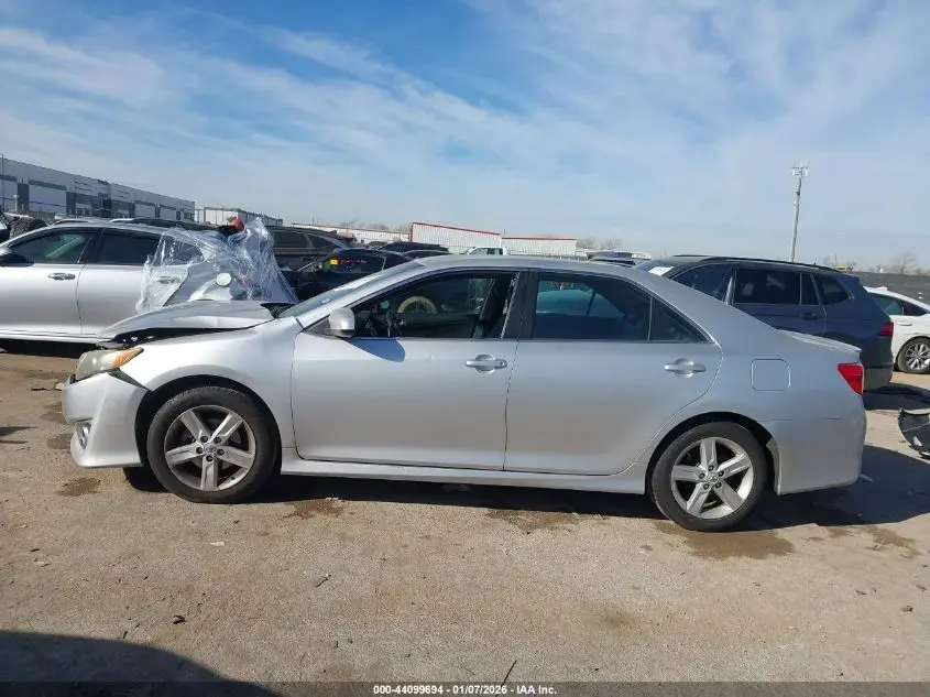 2012 TOYOTA CAMRY SE