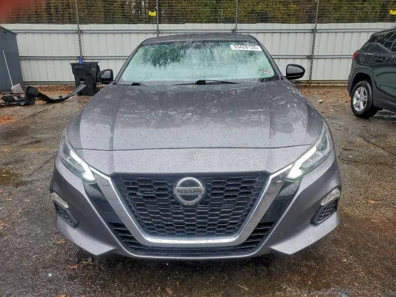 2019 NISSAN ALTIMA SR  