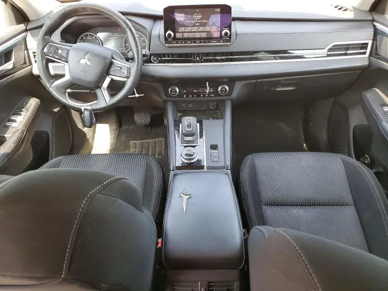 2022 MITSUBISHI OUTLANDER ES  