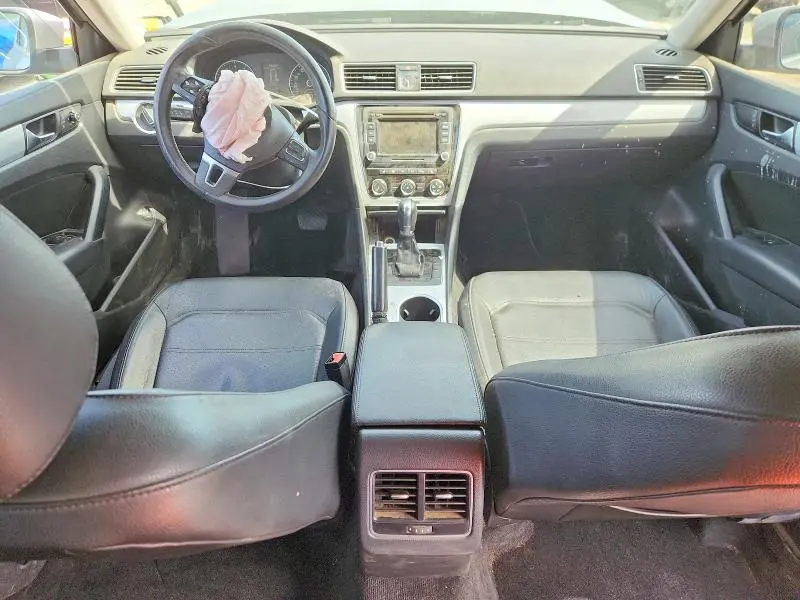 2013 VOLKSWAGEN PASSAT SE  