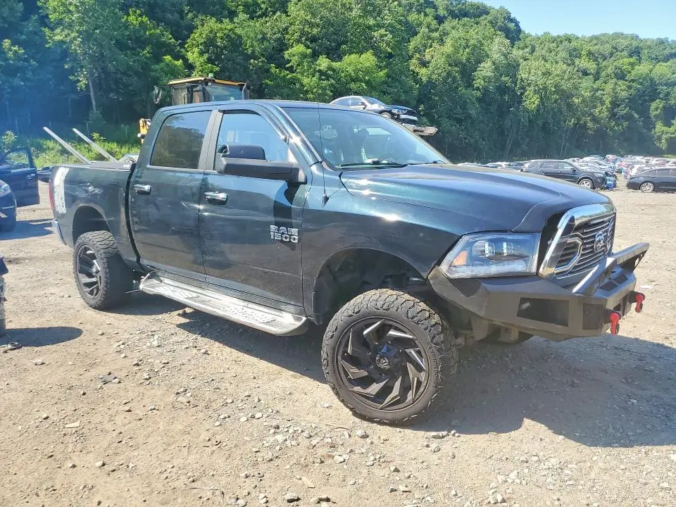 2016 RAM 1500 SLT  