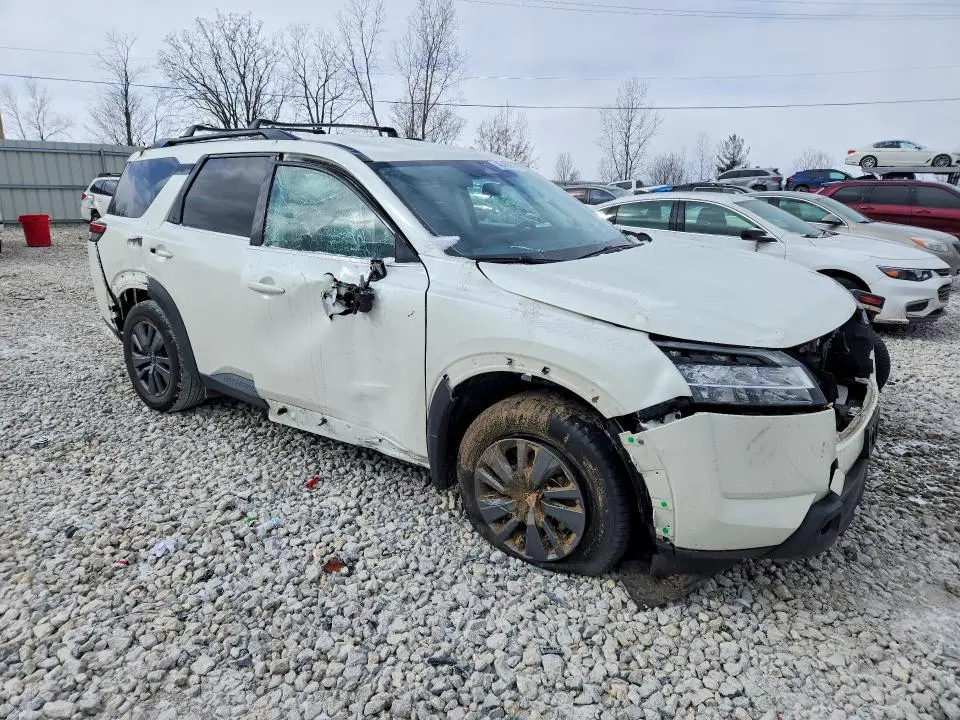 2022 NISSAN PATHFINDER SV  