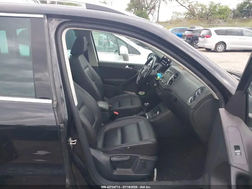 2013 VOLKSWAGEN TIGUAN SE