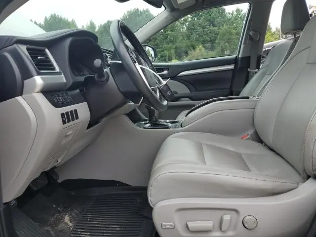 2018 TOYOTA HIGHLANDER SE  