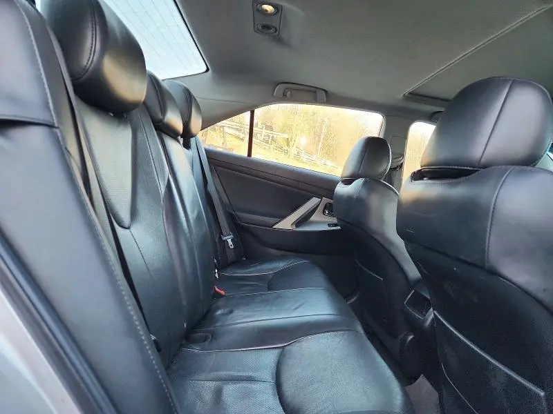 2011 TOYOTA CAMRY SE  