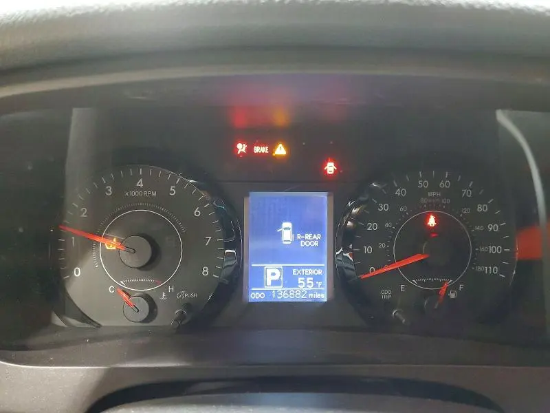 2015 TOYOTA SIENNA LE  