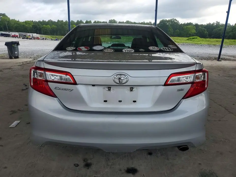 2014 TOYOTA CAMRY SE  