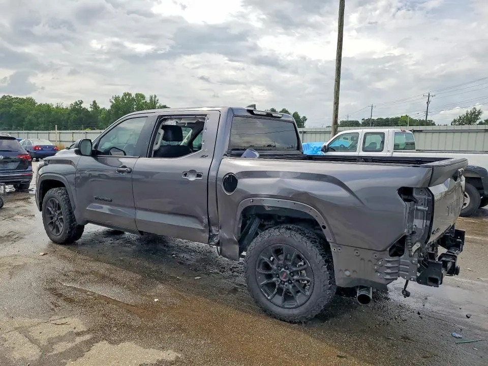 2024 TOYOTA TUNDRA SR5  