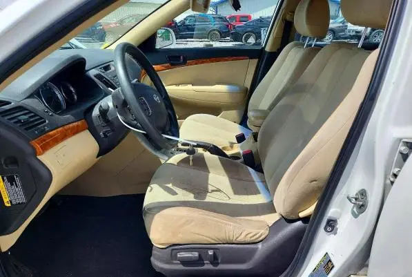 2010 HYUNDAI SONATA GLS  