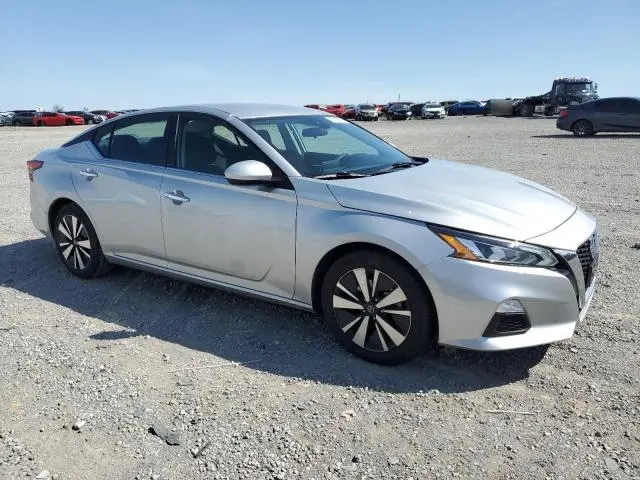 2022 NISSAN ALTIMA SV  