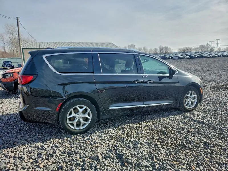 2017 CHRYSLER PACIFICA TOURING L PLUS  