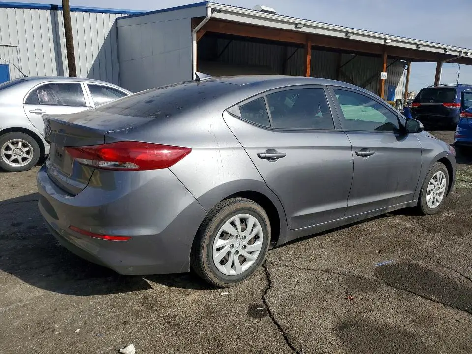 2018 HYUNDAI ELANTRA SE  
