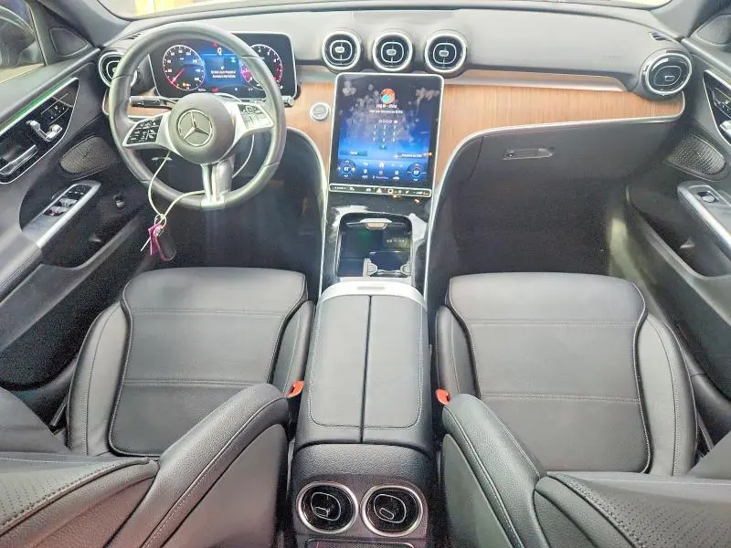 2025 MERCEDES-BENZ C 300  