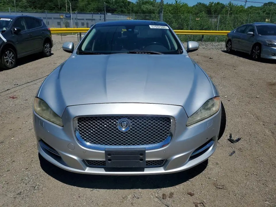 2012 JAGUAR XJ   