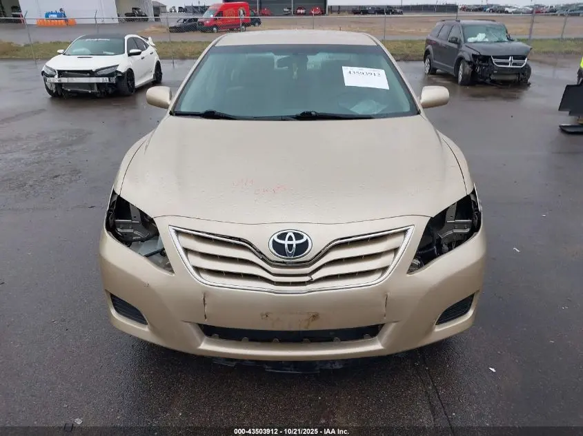 2011 TOYOTA CAMRY LE