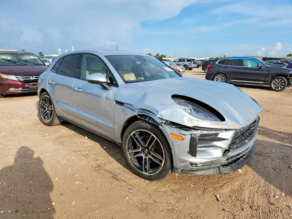 2020 PORSCHE MACAN   