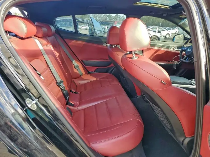 2019 KIA STINGER GT2  