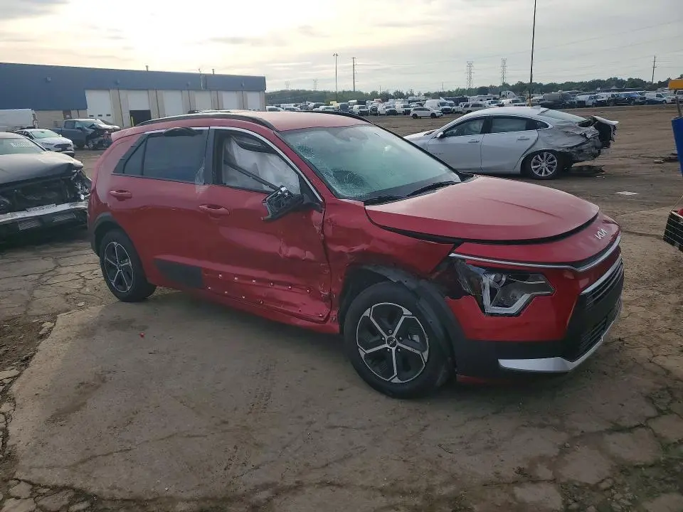 2024 KIA NIRO EX  