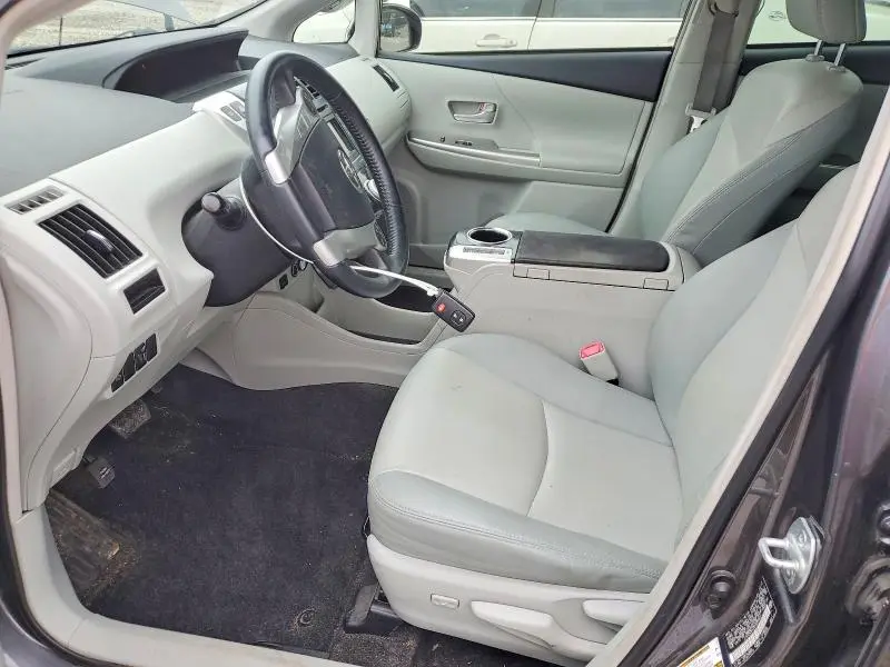 2013 TOYOTA PRIUS V FIVE  